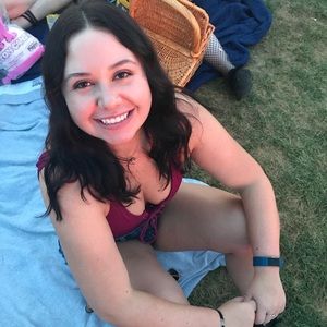 Meet your Posher, Caitlin